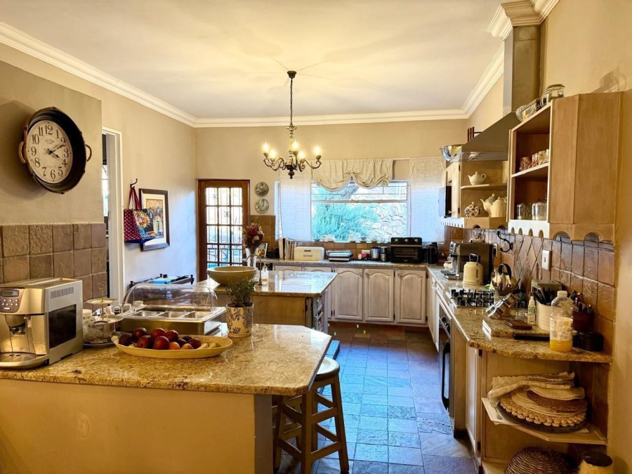 5 Bedroom Property for Sale in Safari Gardens North West